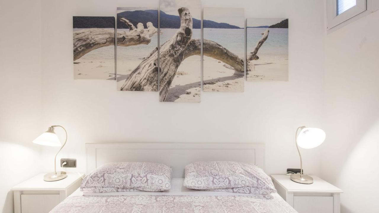 La Casa Purpura - Apartamentos Aloha توليدو المظهر الخارجي الصورة