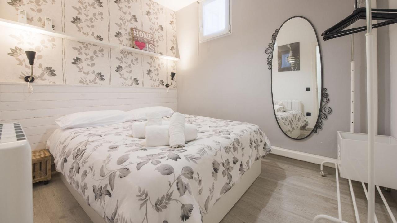 La Casa Purpura - Apartamentos Aloha توليدو المظهر الخارجي الصورة