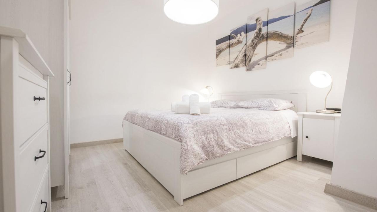 La Casa Purpura - Apartamentos Aloha توليدو المظهر الخارجي الصورة