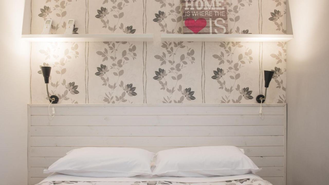 La Casa Purpura - Apartamentos Aloha توليدو المظهر الخارجي الصورة
